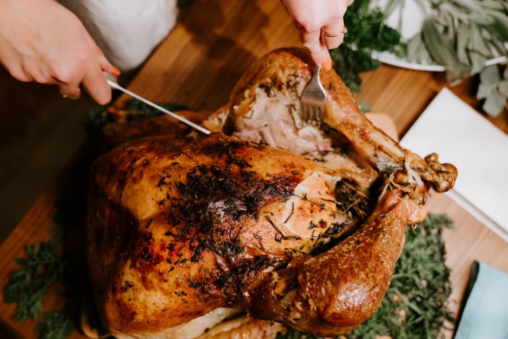 découvrez notre recette facile et savoureuse de poulet rôti, parfaite pour un repas convivial en famille ou entre amis.